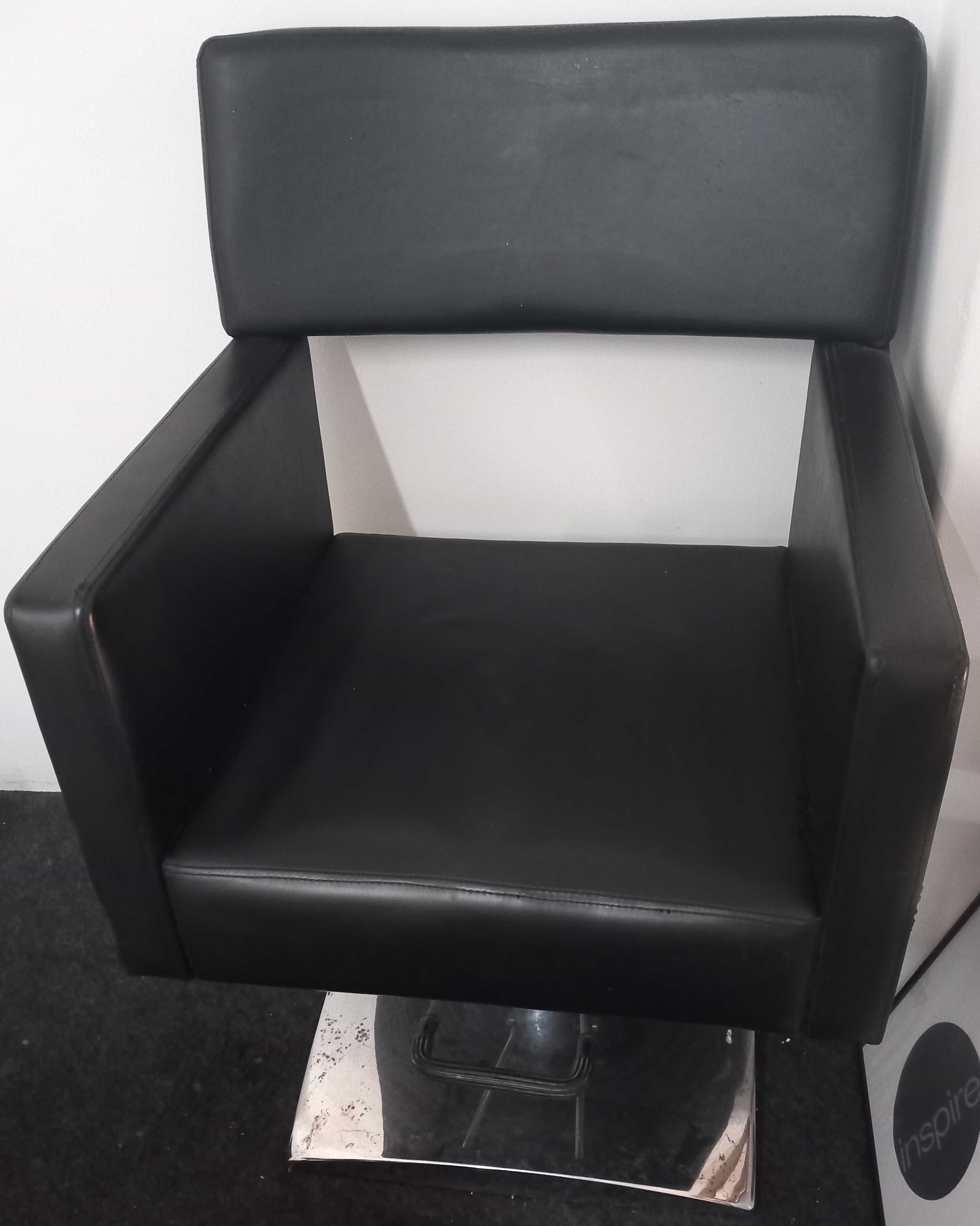 Cadeira de cabeleireira / maquilhadora super confortável