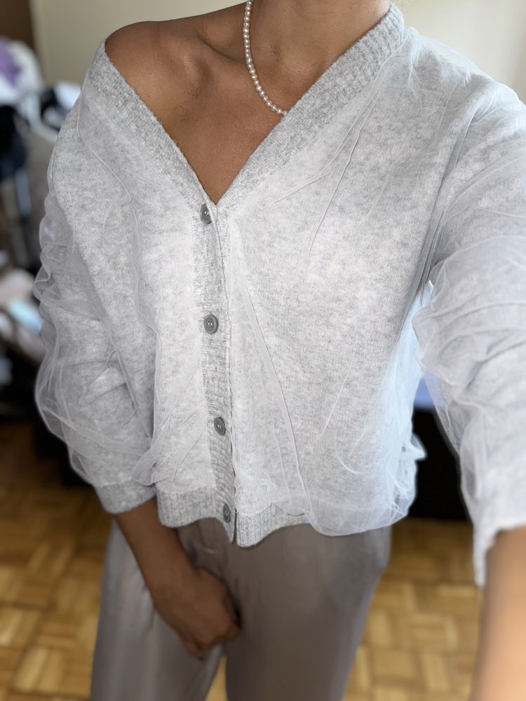 Zara szary kardigan sweter z bialym tiulem tiul powlekany guziki M