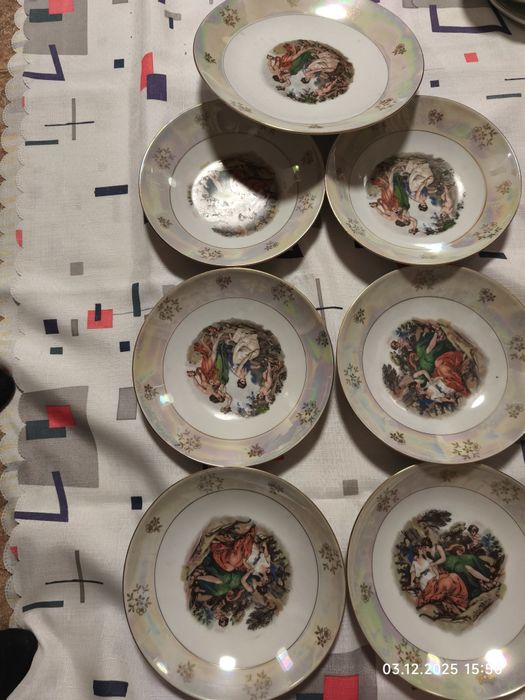 Продам Столовий та чайний сервізи " Мадонна" .