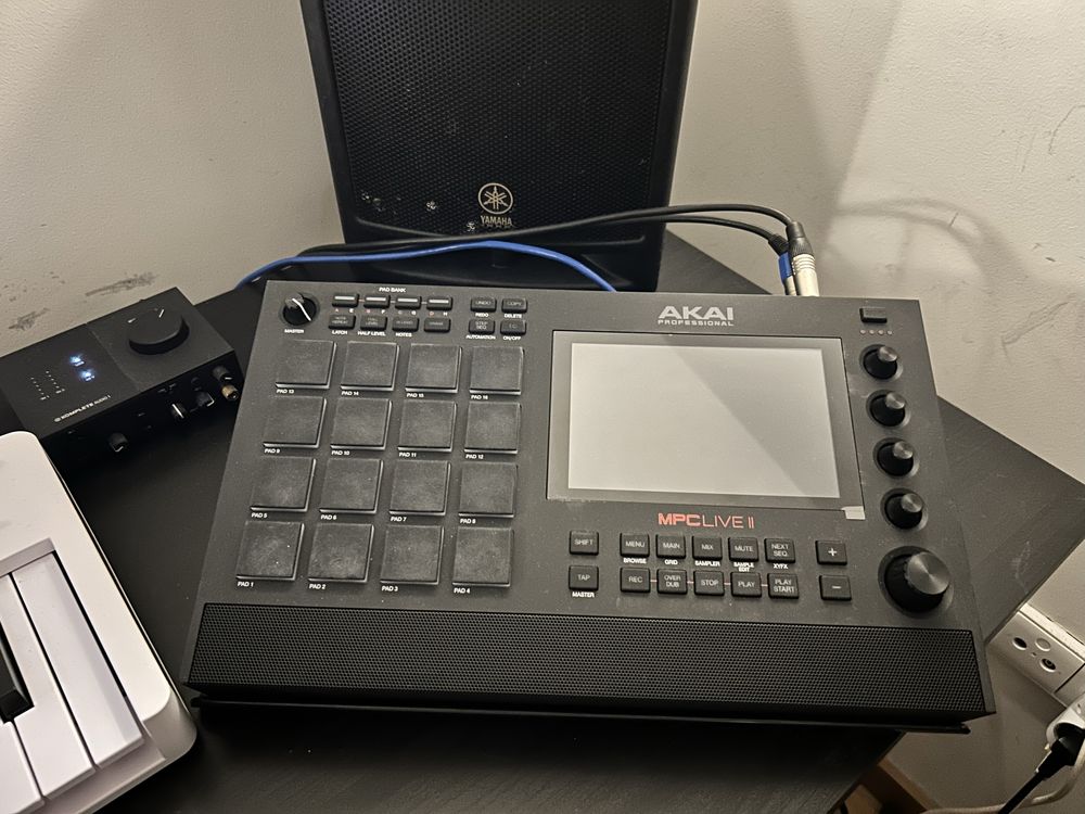 MPC LIVE 2 como novo