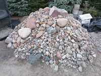Kamień polny różne wielkości.