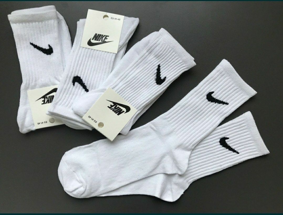 Носки білі жіночі і чоловічі. Носки високі Nike жіночі.