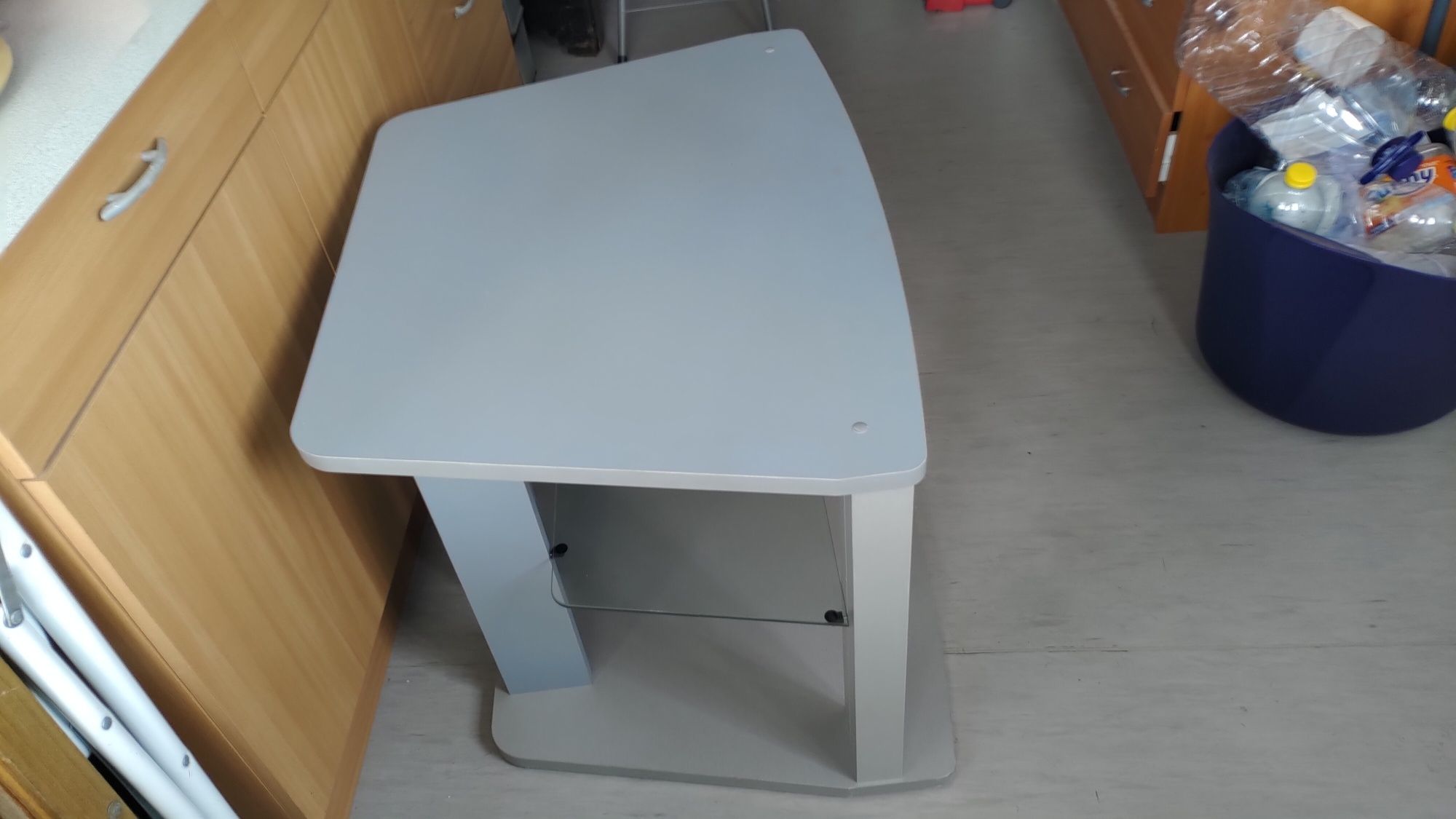 Mesa para televisão e multimédia