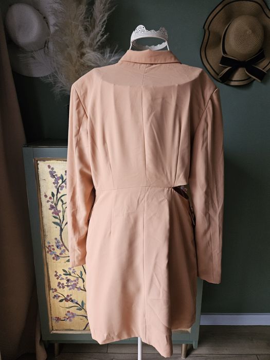 Sukienka damska Marynarka Mini beżowa Wycięcia Cut Out Perełki M 38 Bu