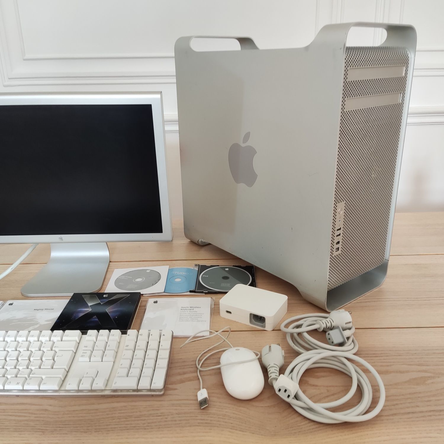 Apple Mac Pro A1186 "Quad Core" Tower Computer Workstation