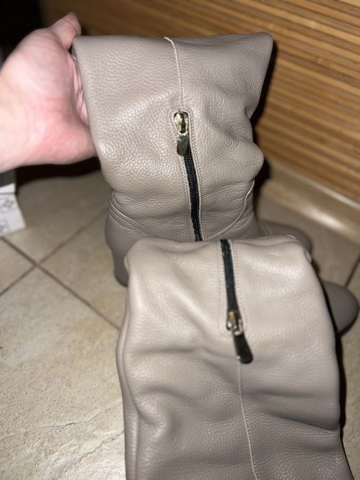 Зимові до коліна чоботи жіночі