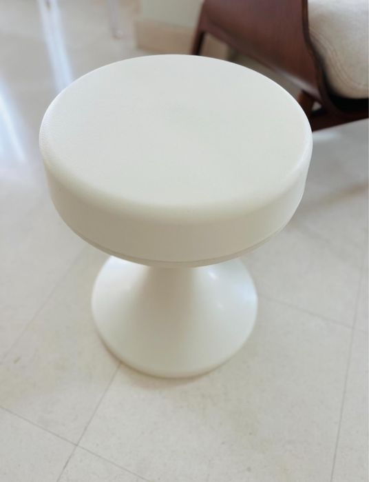 Banco branco space age