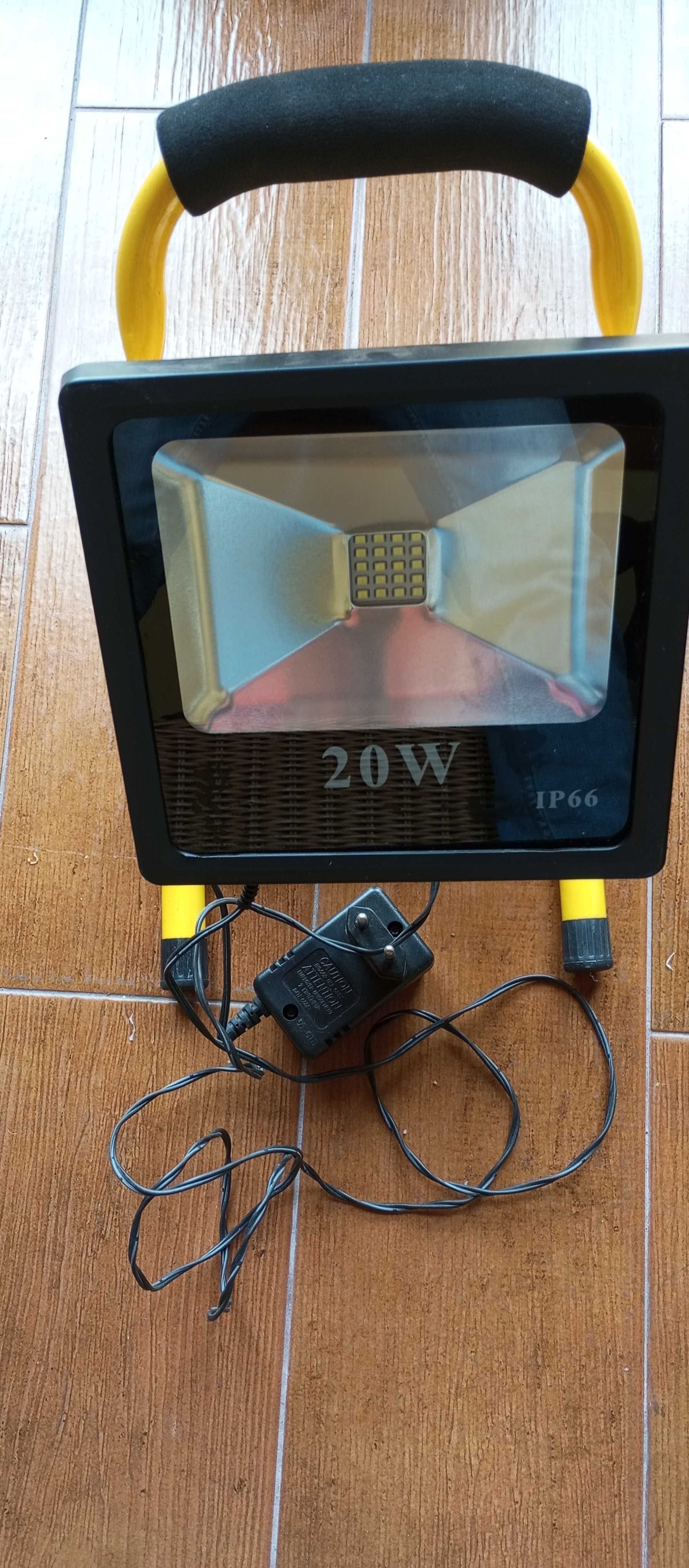 Projetor LED Slim Maxled IP66 amarelo 20W 6400K