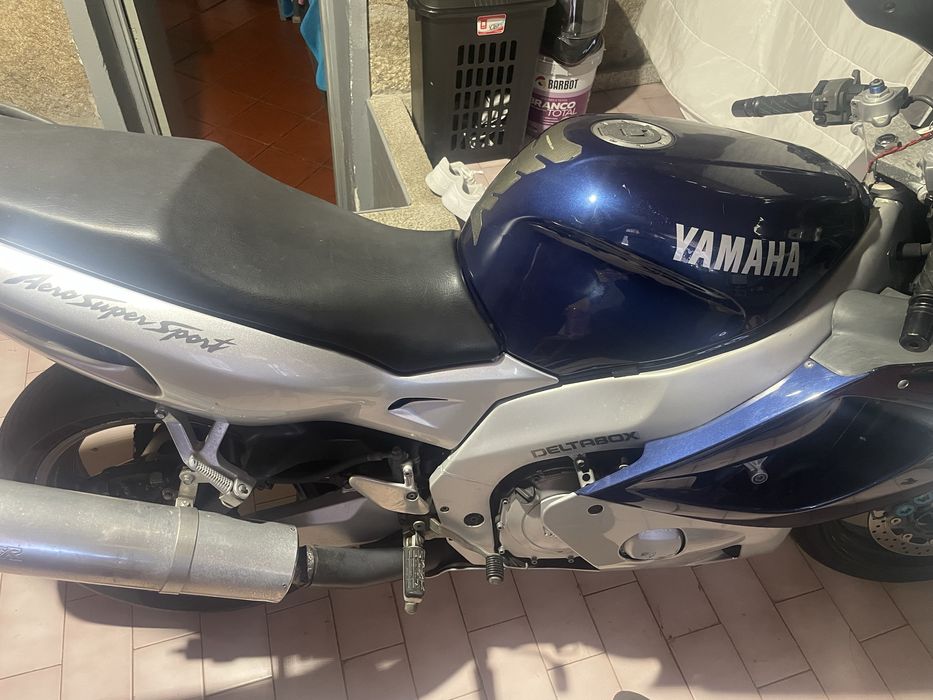Vendo yzf 690r em exelente estado