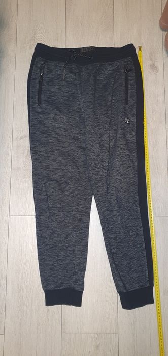 Spodnie dresowe rozmiar M wykonane z miękkiej bawełny