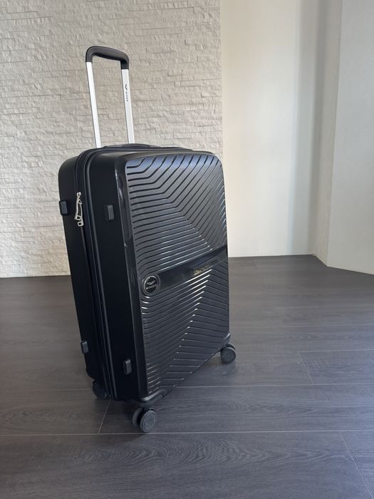 Чорна Велика Валіза - чемодан - Поліпропілен - L - новий