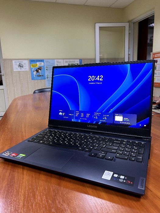 Ноутбук ігровий Lenovo Legion5 15ACH6H (82JU00YKRA) Black