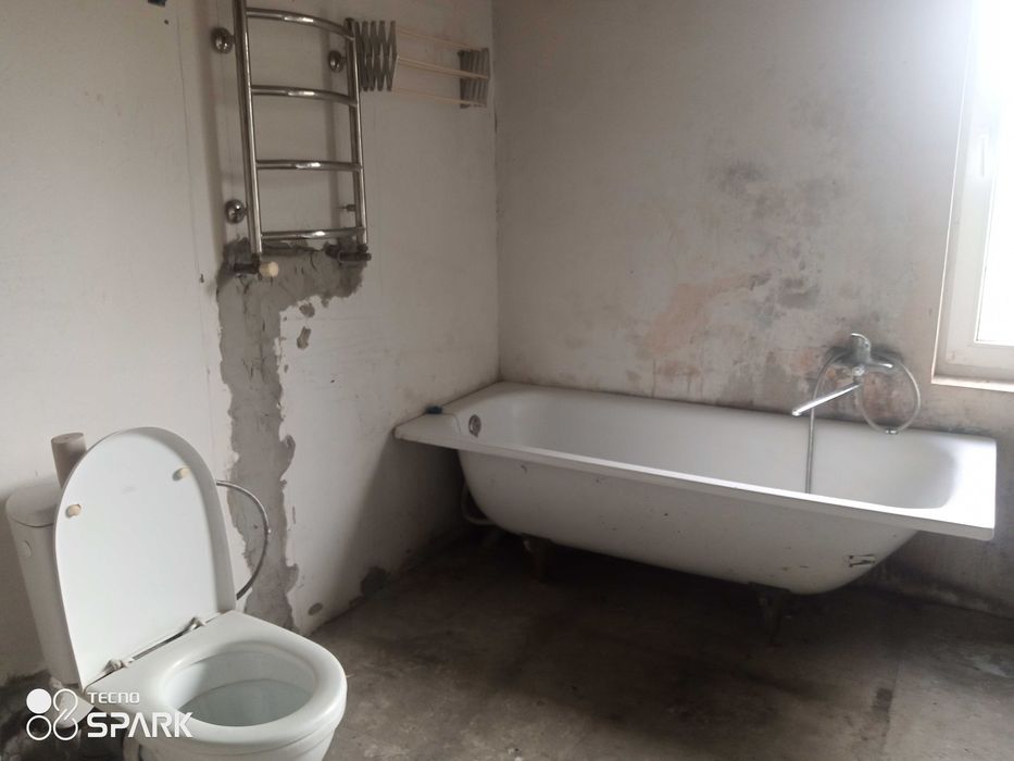 Продаю коттедж современной постройки гМерефа тихий центр р-н ЦРБ