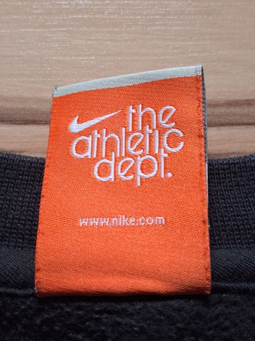 czarna prosta bluza z kolorowymi szyciami i logiem nike L vintage