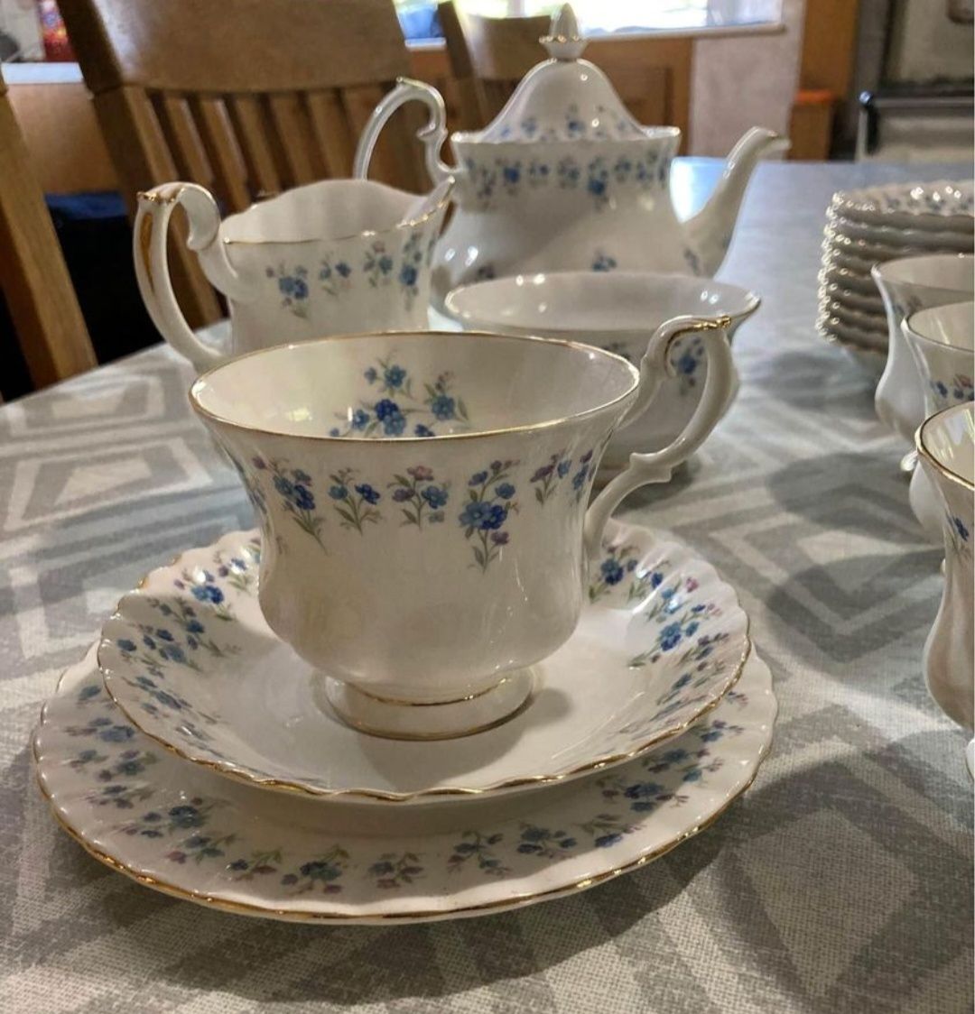 Piękna Royal Albert Angielska Porcelana Filiżanka Trio Vintage