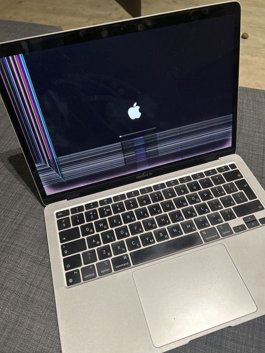 MacBook Air M1 uszkodzona matryca