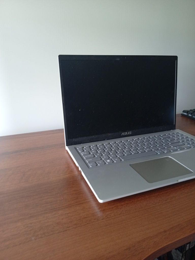 Laptop Asus i5 11gen 16ram uszkodzony