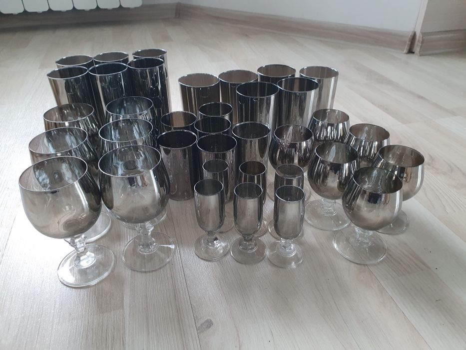 Zestaw ze srebrnego szkła cieniowanego metalizowanego