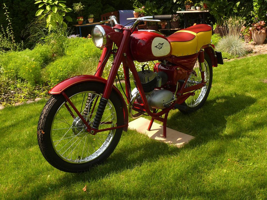 Odrestaurowana  Wsk m06  z 1959
