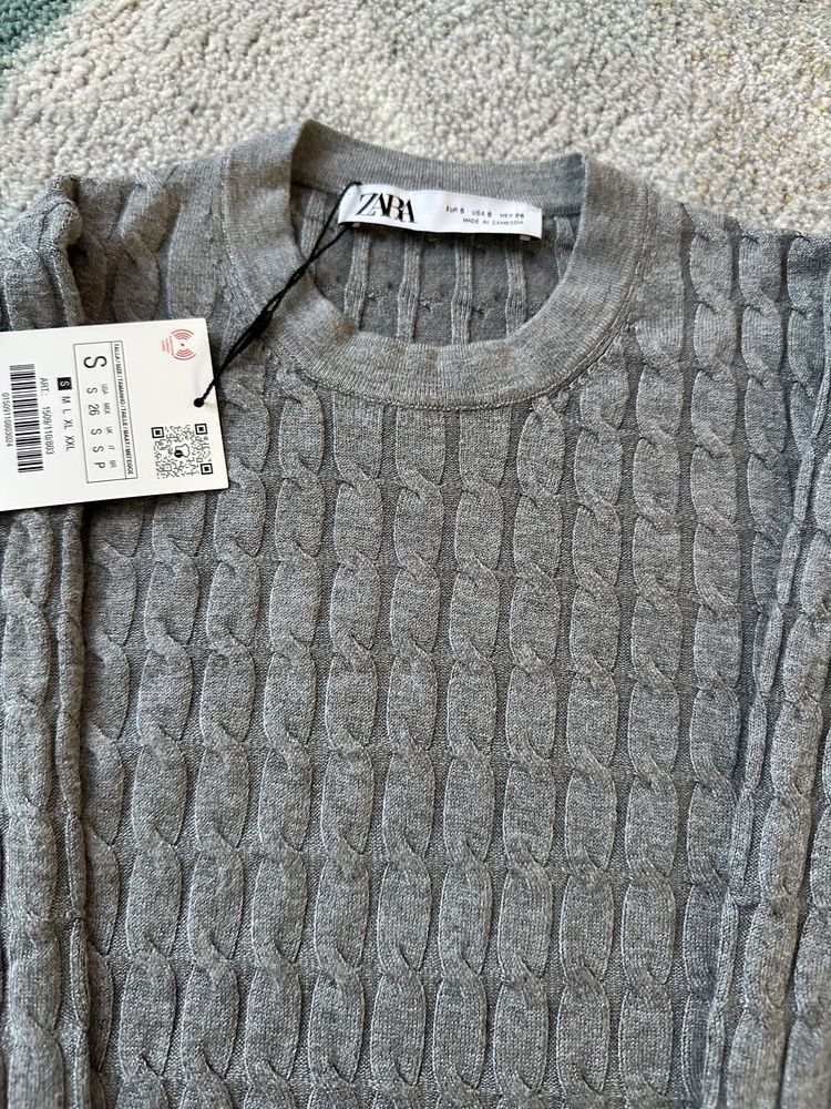 Тоненький светр,кофта Zara