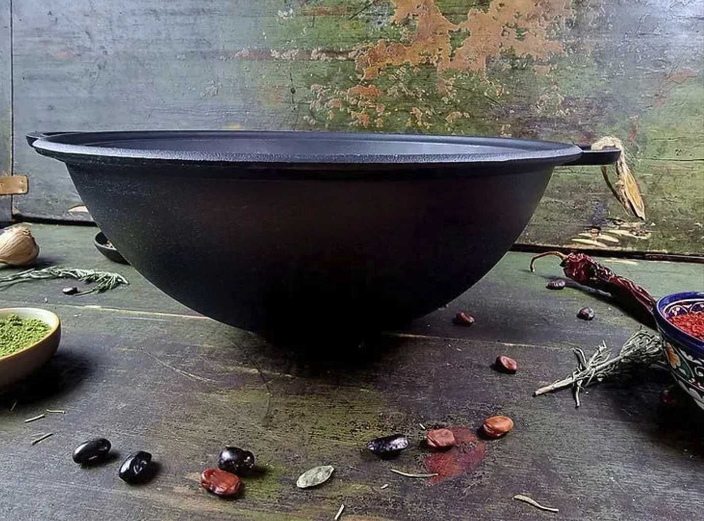 Казан чугунний 8,12,15,18л кришкою сковородою форми Wok В НАЯВНОСТІ
