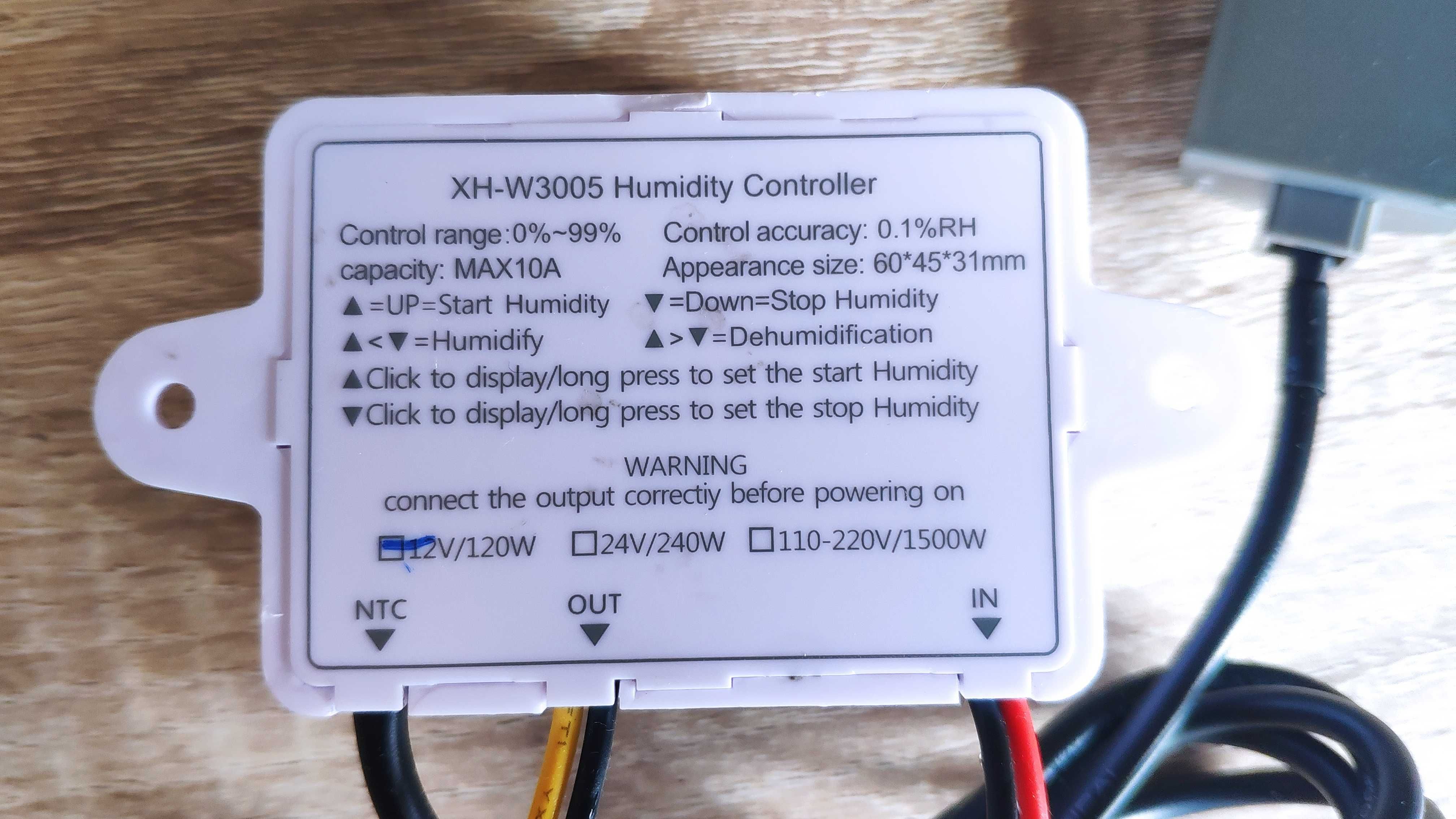 Controlador Digital de Humidade XH-W3005 com Display LED