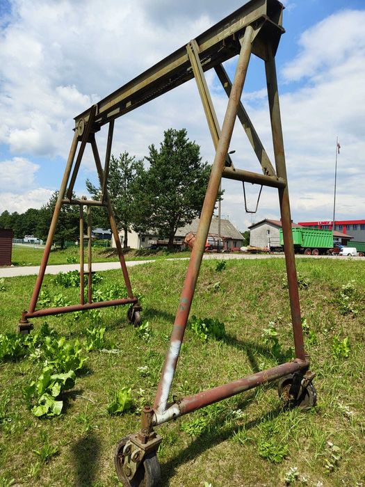 Suwnica bramowa na kołach