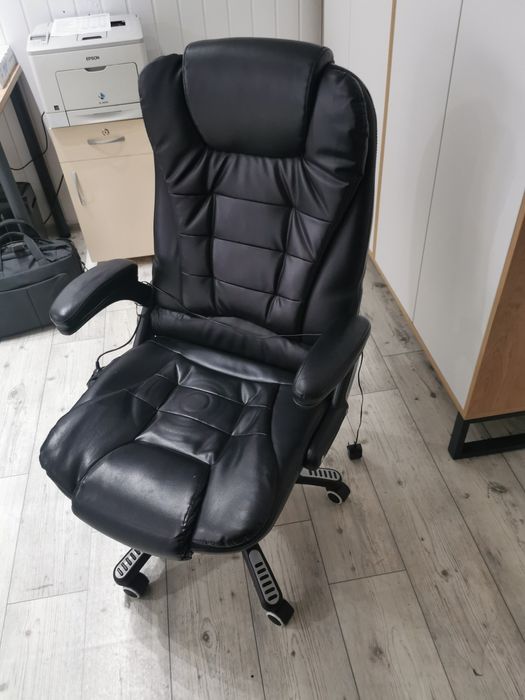 Fotel biurowy z funkcją masażu i podgrzewania