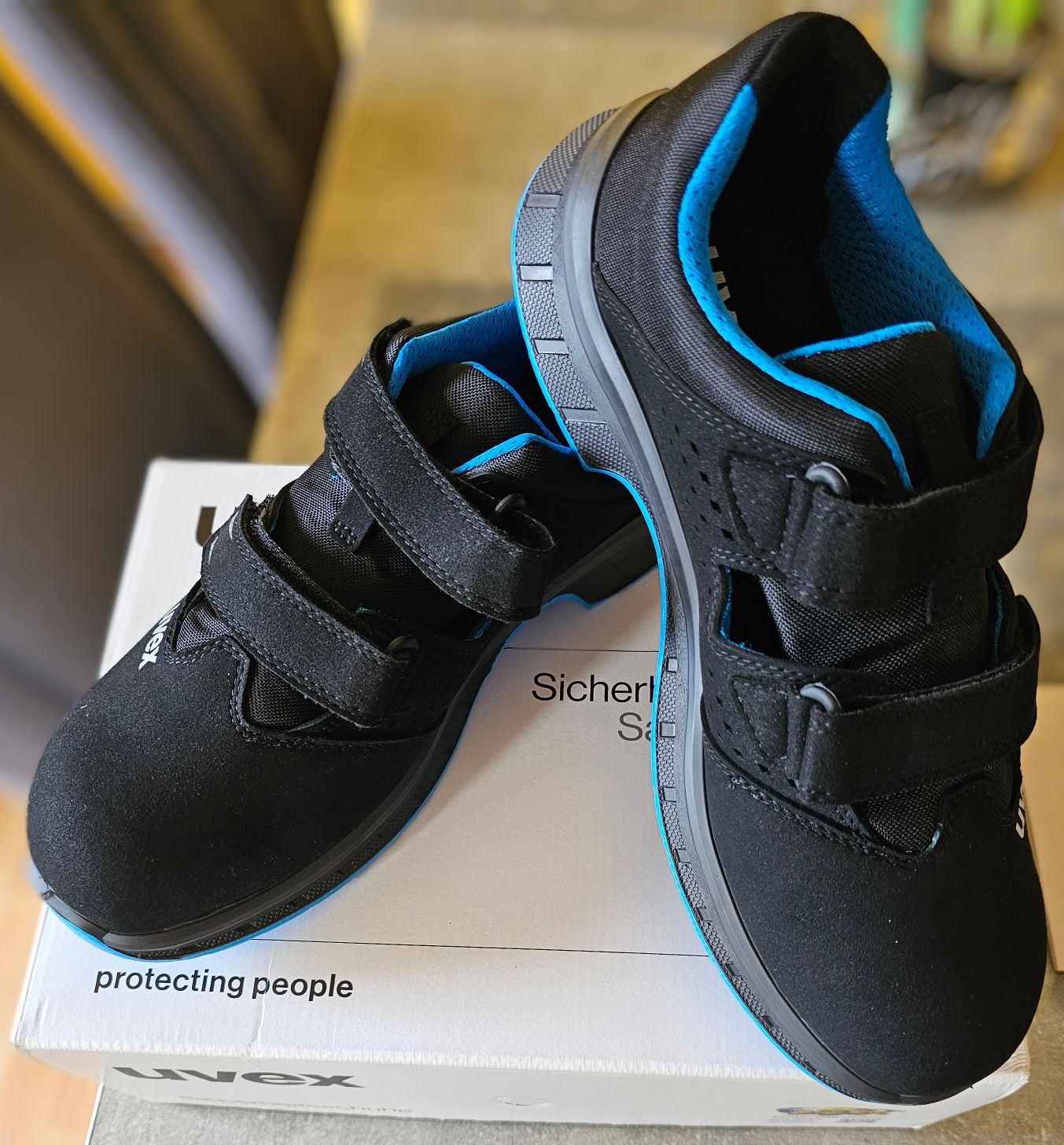 Buty robocze Uvex z noskiem 43