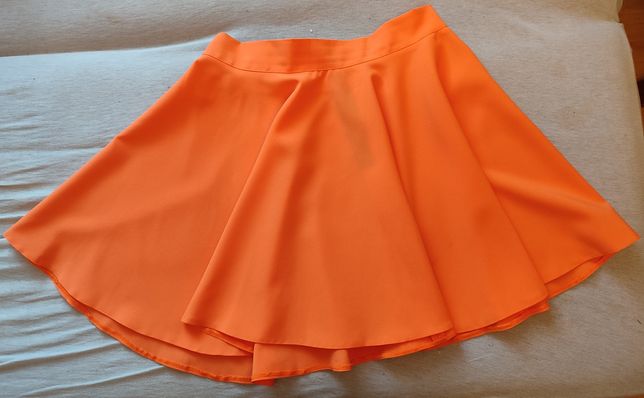 Pomarańczowa rozkloszowana spódnica r.44
