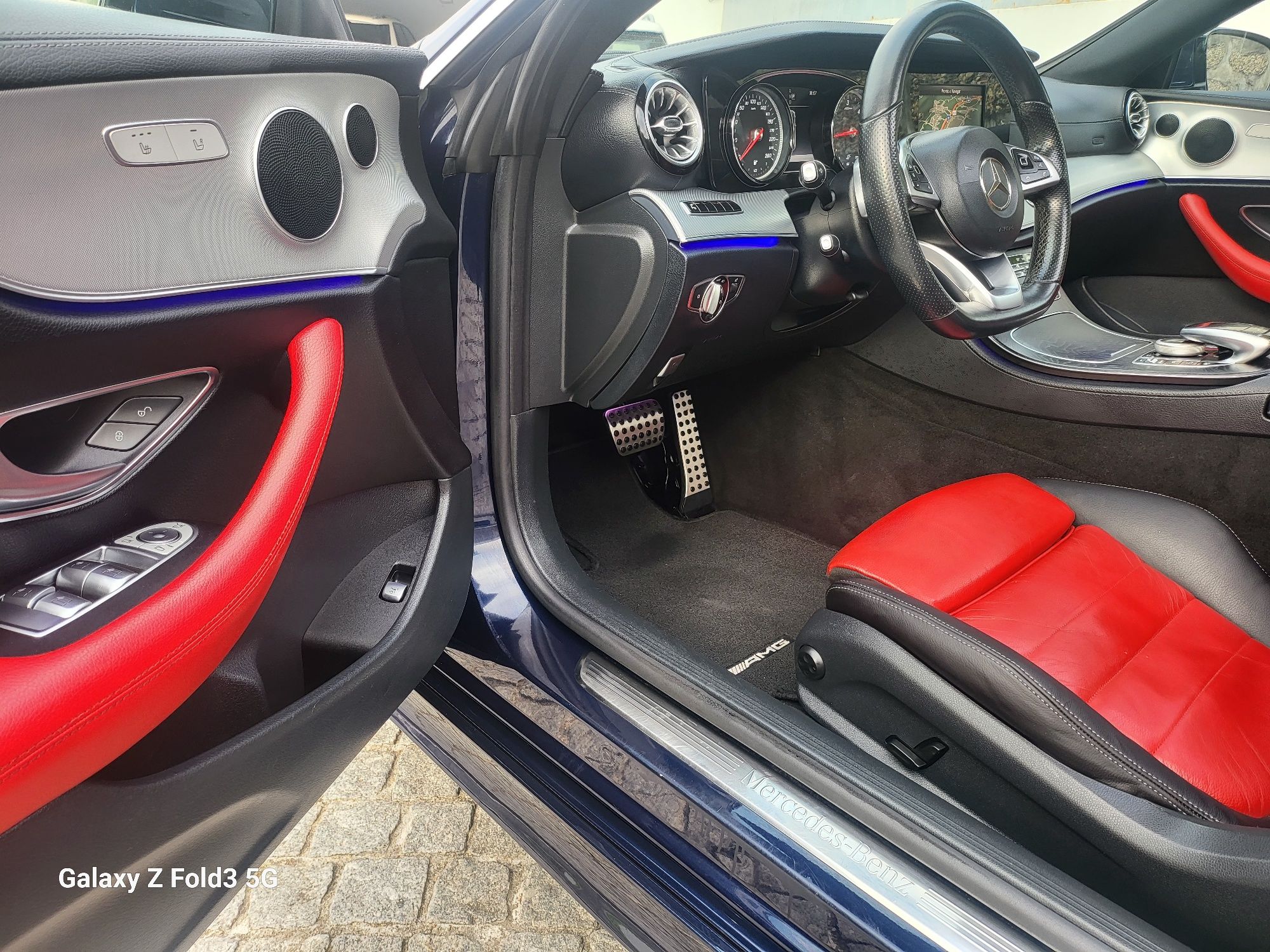 Mercedes-Benz E220 d AMG LINE Coupé Nacional