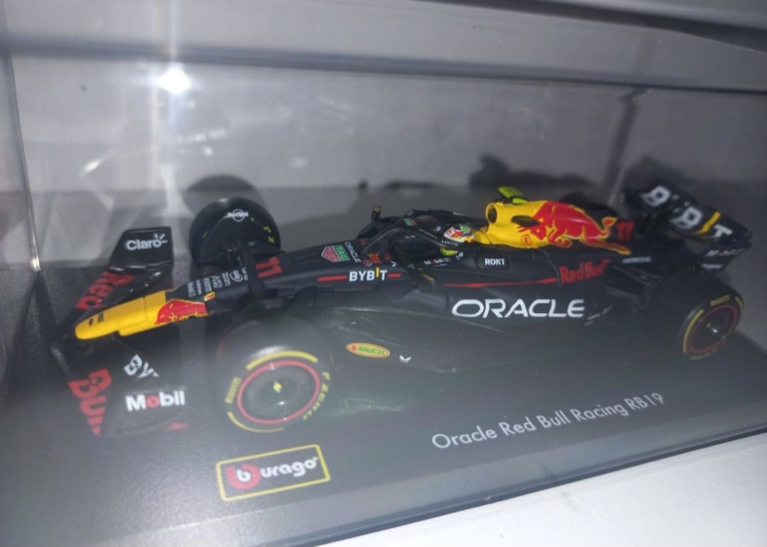 Bburago bolid F1,Oracle Red Bull Racing RB19 sezon 2023, Sergio Perez