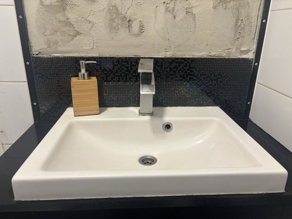 Zestaw z kamiennym blatem