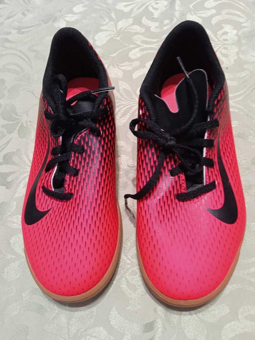 Бутсы футзалки nike  38 размер