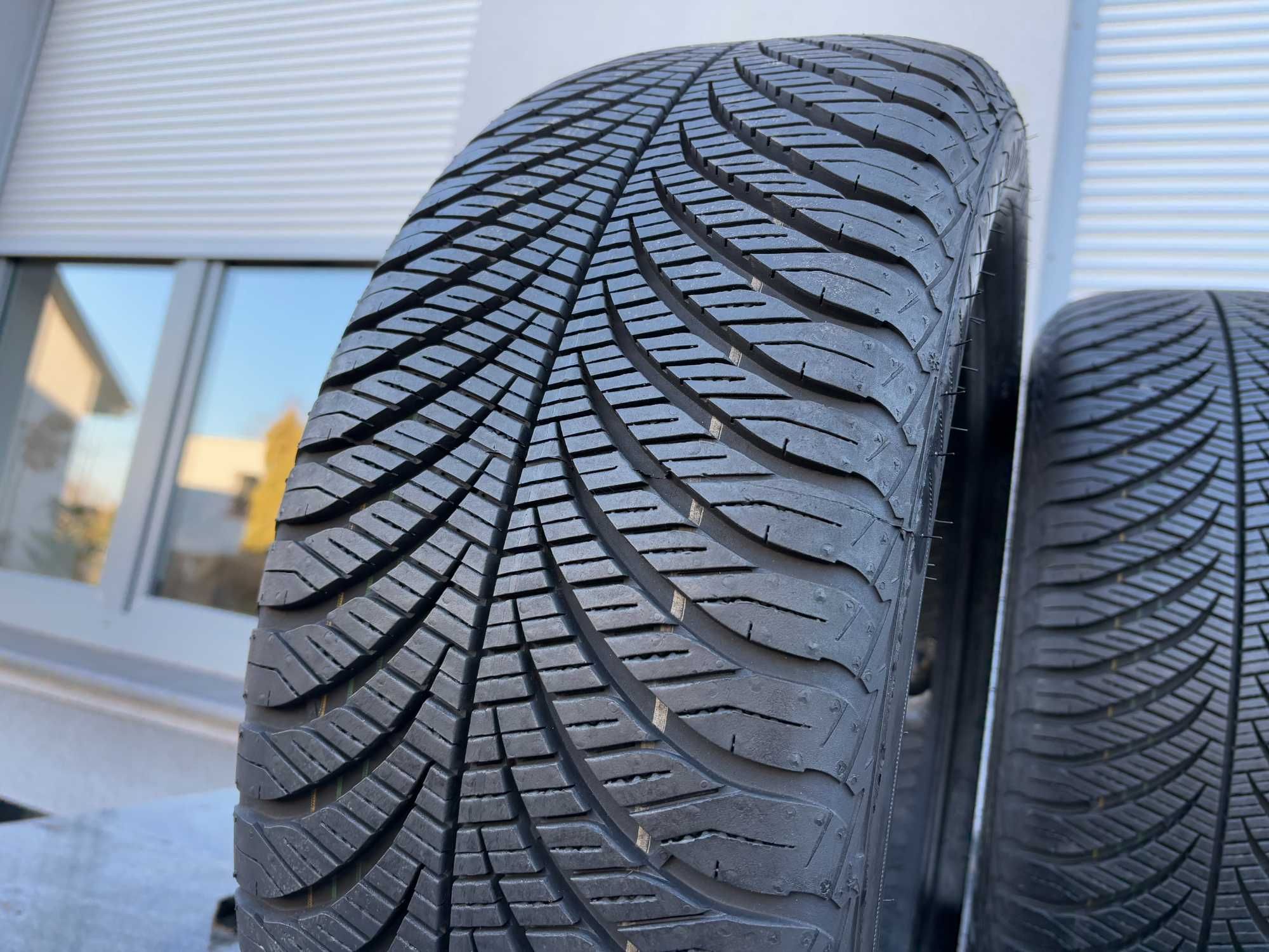 4szt całoroczne 215/55R17 GoodYear 8,8mm 2023r 100% bieżnika 4S67 gwar