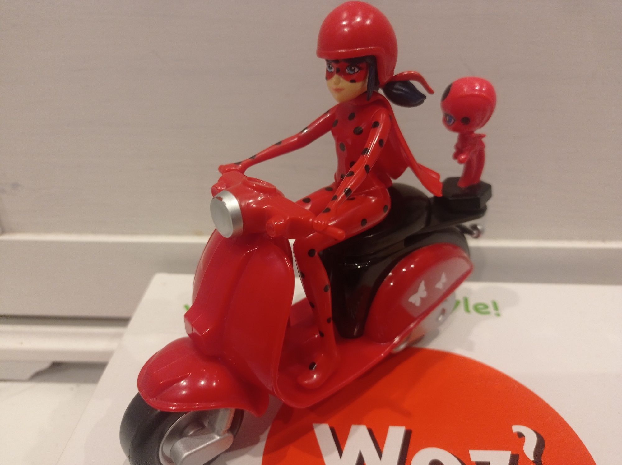 Figurka plus motocykl z bajki Miraculum