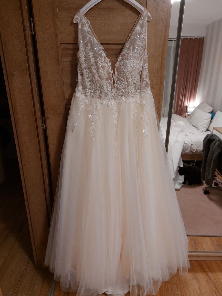 Nowa suknia ślubna Elizabeth Passion