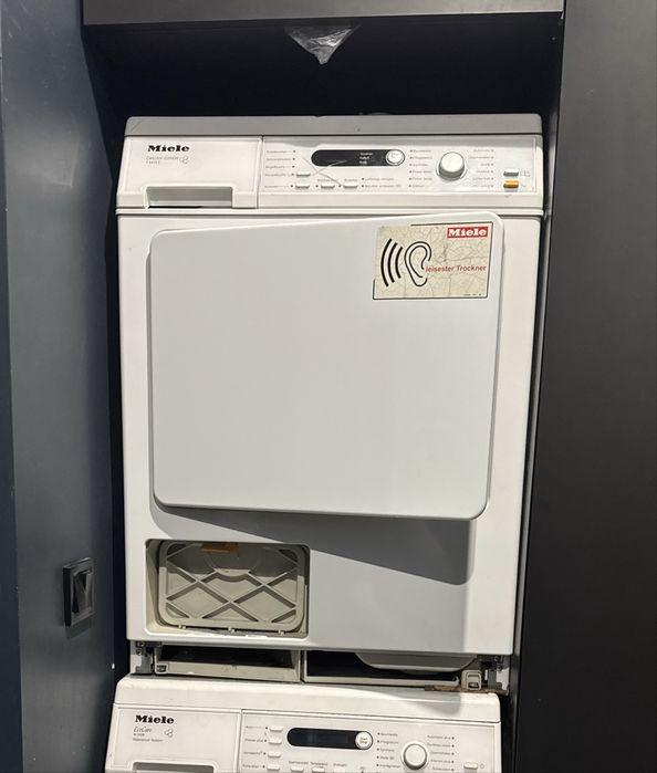 Сушильна машина Miele T 8425 C