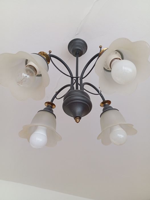 Żyrandol na 4 żarówki