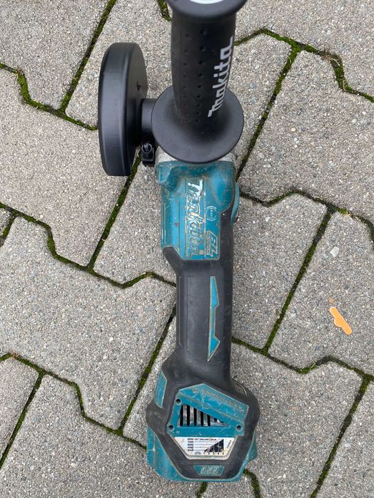 MAKITA szlifierka DGA 513