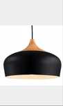 Lampa wiszaca okragla drewno czarna nowoczesna skandynawska bari