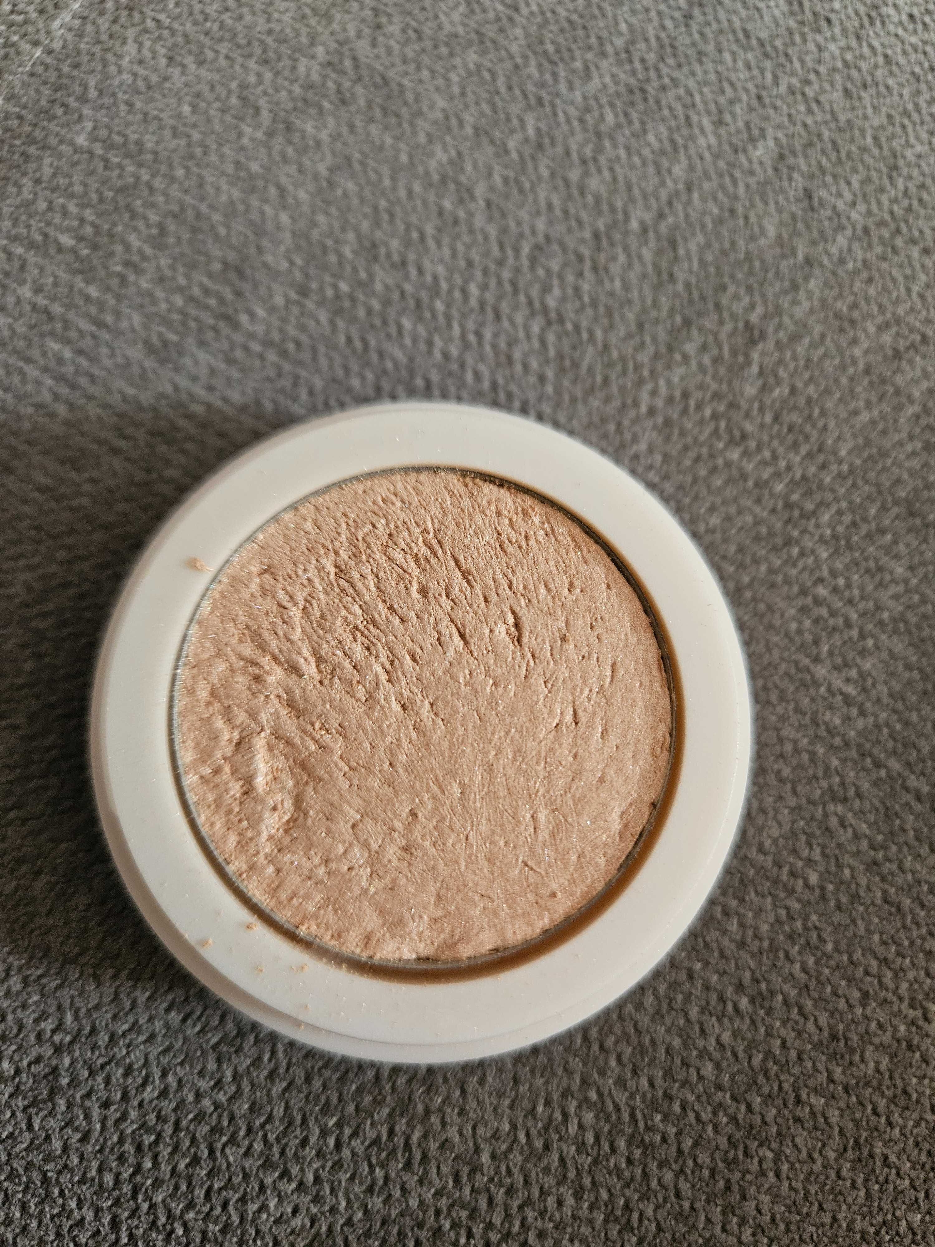 rozświetlacz do twarzy Lovely Bouncy Gold Highlighter