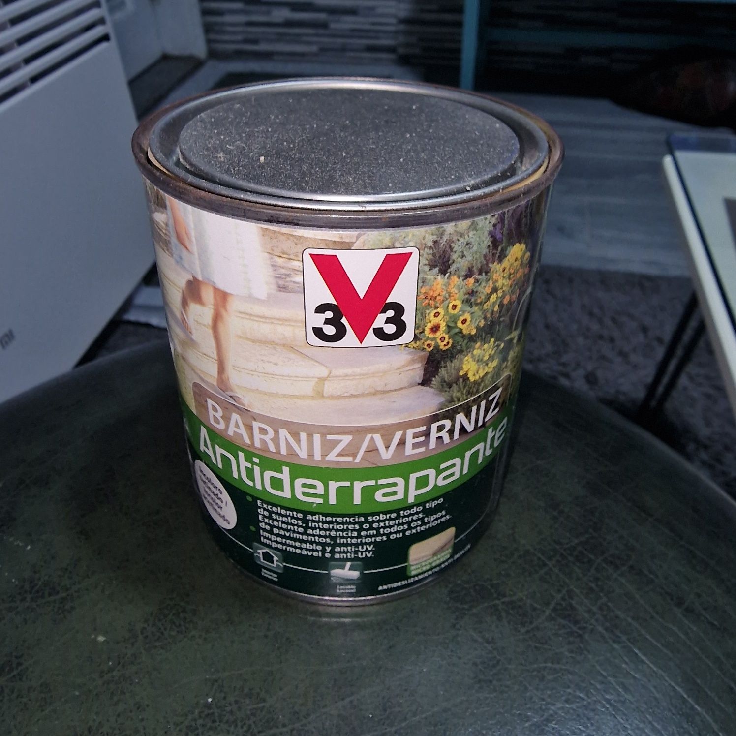 Verniz antiderrapante