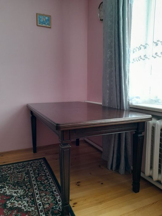 Стіл дубовий розкладний