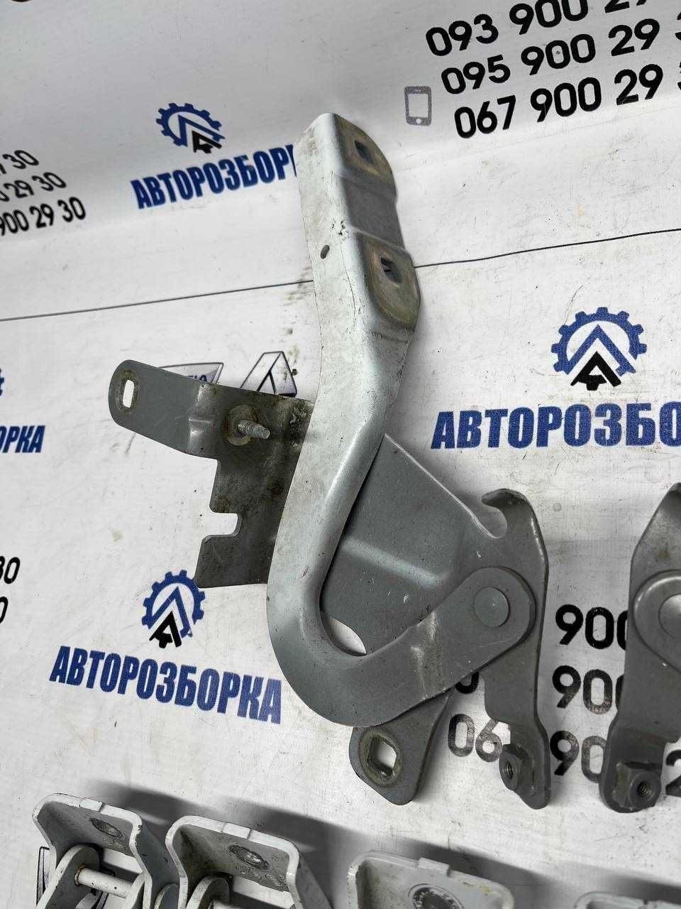 Петлі Капота Дверей Renault Clio 4 2012-2019