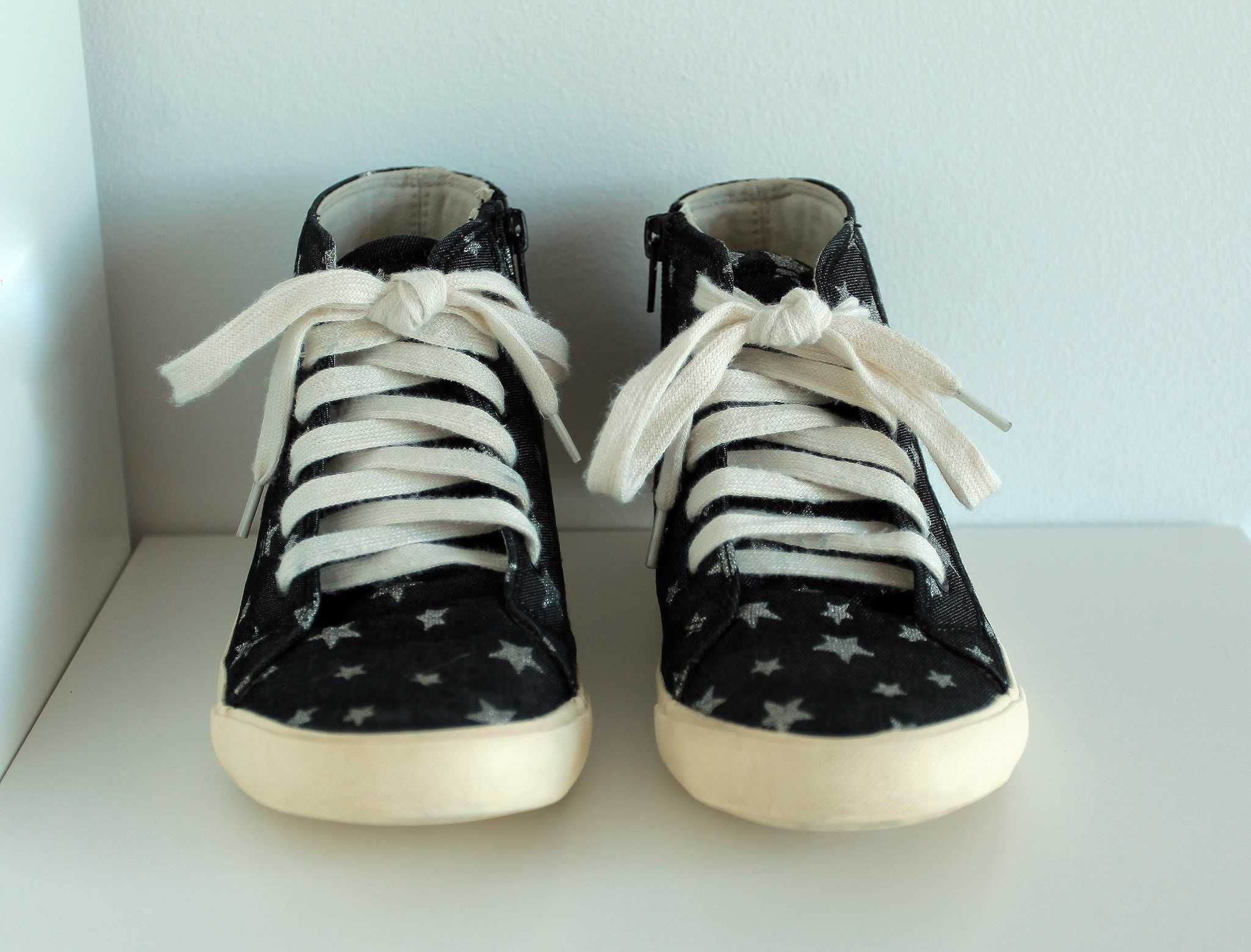 Buty trampki sznurowane