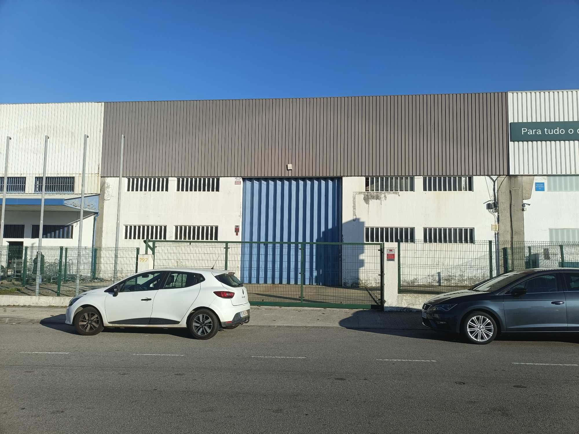 Armazém Zona Industrial Maia I - Frente para a Rua do Outeiro