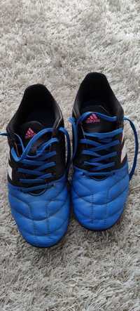 Buty piłkarskie korki Adidas
