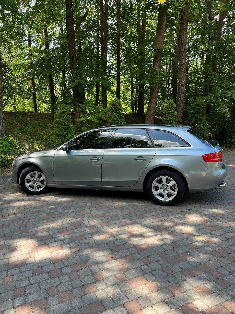 Audi A4 2010 (B8/8K)