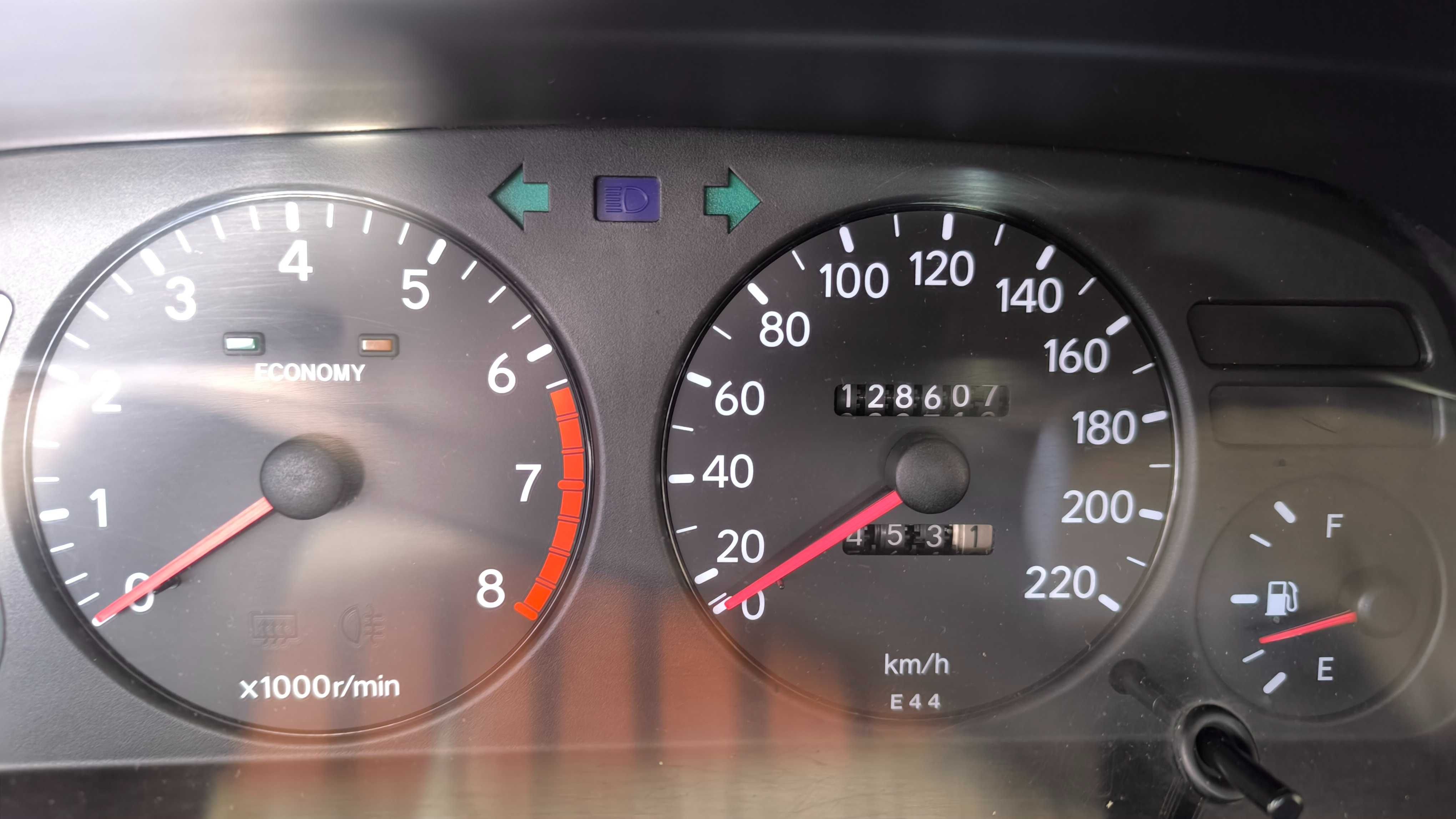 Toyota Corolla 1.3, muito bom estado, poucos km